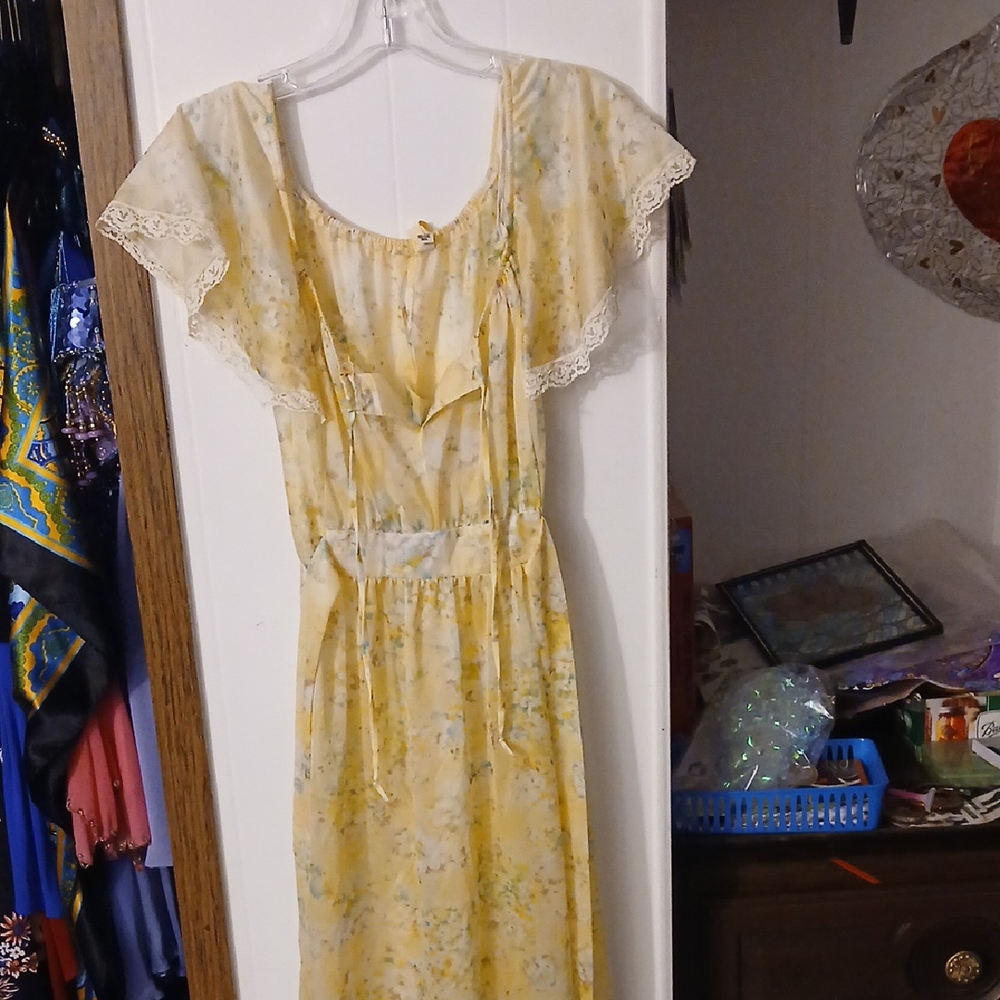 Elegant Yellow Floral Lace Dress